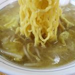 かつ平 - ワンタンメンしお味の麺