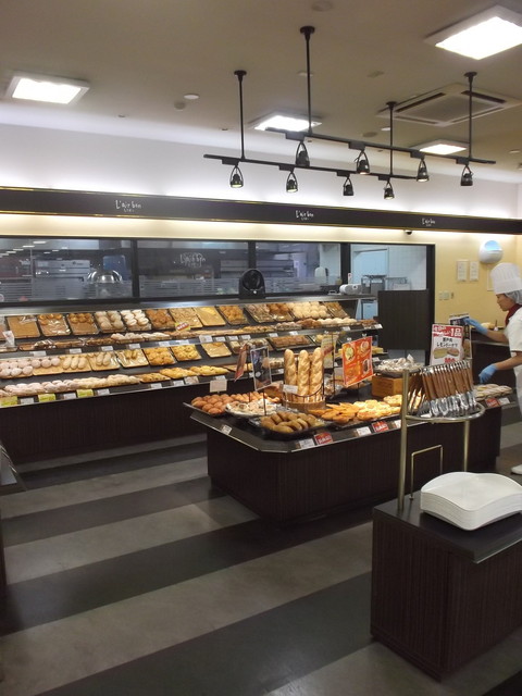 レフボン ツインハープ店 - 緑が丘（パン）の写真