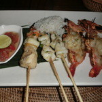 Kisik Bar and Grill  - イカ　チキン　エビ　サフランライス