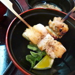 日本料理 対い鶴 - 県産鶏の串焼き