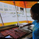 Ben's Chili Bowl - 料理写真:同左、じっくり焼き上げます