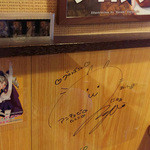 ブロンズ - 壁の吉岡麻耶（アンチョビ）サイン～☆