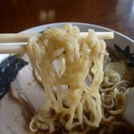 このちぢれ麺が美味い！