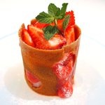 Élan - ランチコース 5940円 の苺とフロマージュブラン