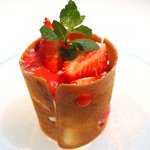 Élan - ランチコース 5940円 の苺とフロマージュブラン