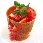 Élan - ランチコース 5940円 の苺とフロマージュブラン