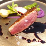 Élan - ランチコース 5940円 の青森県産バルバリー種の鴨ロースと東京小野菜