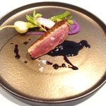 Élan - ランチコース 5940円 の青森県産バルバリー種の鴨ロースと東京小野菜