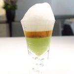 Élan - ランチコース 5940円 のフレッシュグリーンピースと生雲丹