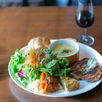 コトトワ  - チキンプレートランチ