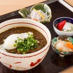 7. 浪花のカレー丼温玉のせ