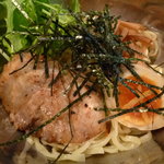 ZUND-BAR - 麺は200gくらいかな