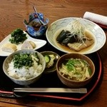 四季旬菜 みづほ - 2016.4)鰆と大根の煮込みなどの日替わりランチ（１０００円）