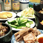 몽골 요리사가 만드는 전통적인 짠맛을 기반으로 한 가정 요리를 즐겨보십시오.