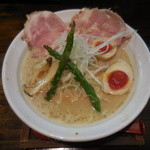 麺69 チキンヒーロー - 味玉極濃（並） 850円