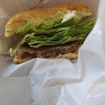 MOS BURGER - 食べてる途中でも崩れず食べやすい。