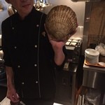 タイーム - ２０１６・４月　巨大帆立と店長