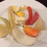 エ パタティ エ パタタ - ２０１６年３月　パテドカンパーニュの付け合わせのピクルスが、こんなに多種！！