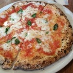 ピッツェリア ダ マッシモ - マルゲリータ(950円)です。2016年3月