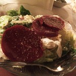 The Bull Pen - サラダ（ビーツ乗せ）ドレッシングはRanchを選択　