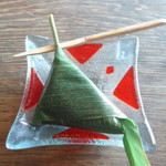 韻松亭 - 麩まんじゅう。