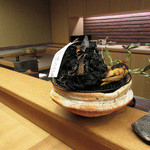 白 - 5】手書きの書が添えられ 火が入ります(3月夜コース)