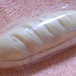 パン屋カフェ キャトル - ベーカリーコーナー：練乳バタークリーム