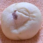 パン屋カフェ キャトル - ベーカリーコーナー：こしあんパン