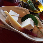 鬱花 - 高野豆腐の含め煮、ミョウガの酢の物、豆腐の味噌漬け