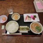 いこら亭 - 朝定食640円 ＋ オマケの茹で卵。どちらも数量限定。