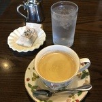 珈琲屋らんぷ - コーヒー　お約束の豆菓子が付きます＾＾ｖ