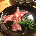 炭火焼肉ホルモン 徳臓 - 2016.4. 頂いた塩アゴ　なかなかいけるやん