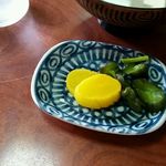 ゆうき - カツ丼に付いてくる漬物