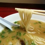 天秀 - 味噌ラーメンの麺