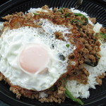 タイ式焼きそば メラ - ガパオ炒め