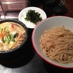 黒鮪と黒地鶏の味噌つけめん＋海苔ごはん