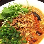 中国料理 ロータスダイニング - 料理写真:自家製濃厚スープが麺に絡みます。