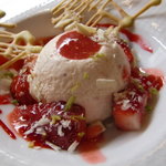 Bonshiiku - デザート　イチゴのパルフェ