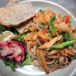 喫茶ひるねこ - 「今日のごはん」の一品となる「トマトソースのスパゲティー」