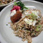 喫茶ひるねこ - 「今日のごはん」の一品となる「納豆玄米チャーハン」