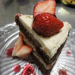 喫茶ひるねこ - いちごとココアのショートケーキ