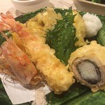 太閤うどん - 天ぷら盛り合せも