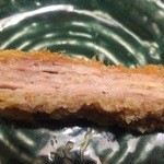 炭豚亭 - 薄切りロース肉を何層も重ねています【料理】