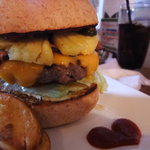 パイナップルチーズバーガーＬサイズ　with　ベーコン