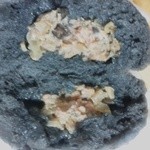 四川飯店 - 黒っぽい中身がトリュフ