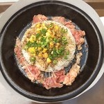 武蔵ハンバーグ - ビーフ鉄鍋ライス‼️
            混ぜながら鉄板で焼いて頂きます(^_^)