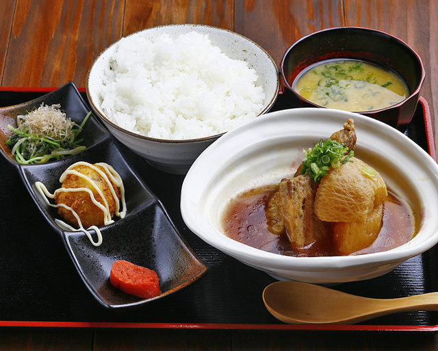ランチメニュー サカヅキ 淀屋橋店 Sakazuki 淀屋橋 居酒屋 食べログ