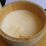 京懐石とゆば料理 松山閣 - 【お料理】桶に入った汲み上げ湯葉