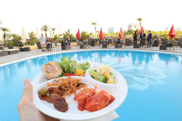 Poolside Dining THE TERRACE photo 2