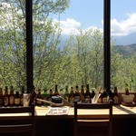 新緑と南アルプスが迎えてくれる（２０１６年４月）